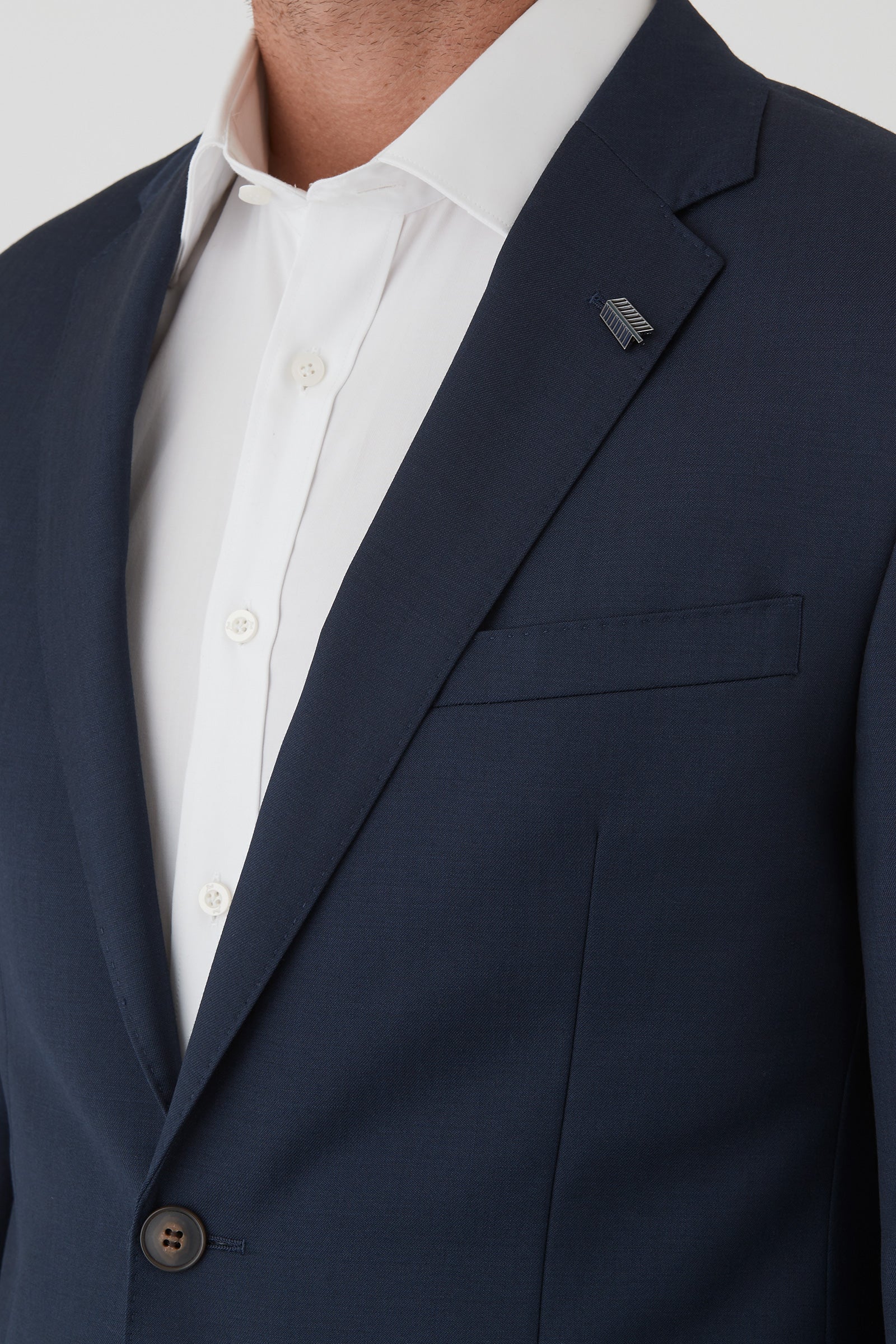 F3614_DELIRIUM-JACKET_PGET0022C1_NVY_4_v36l06_1740363710