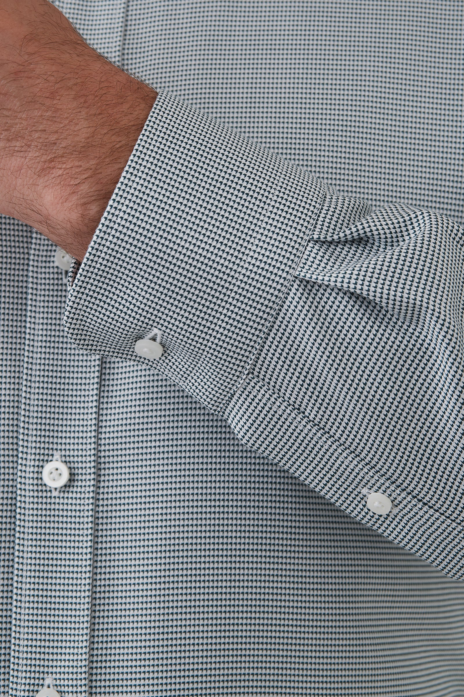 FCU325_CARLTON-SHIRT_PCHU000325_EME_5_kaooxp_1747798689