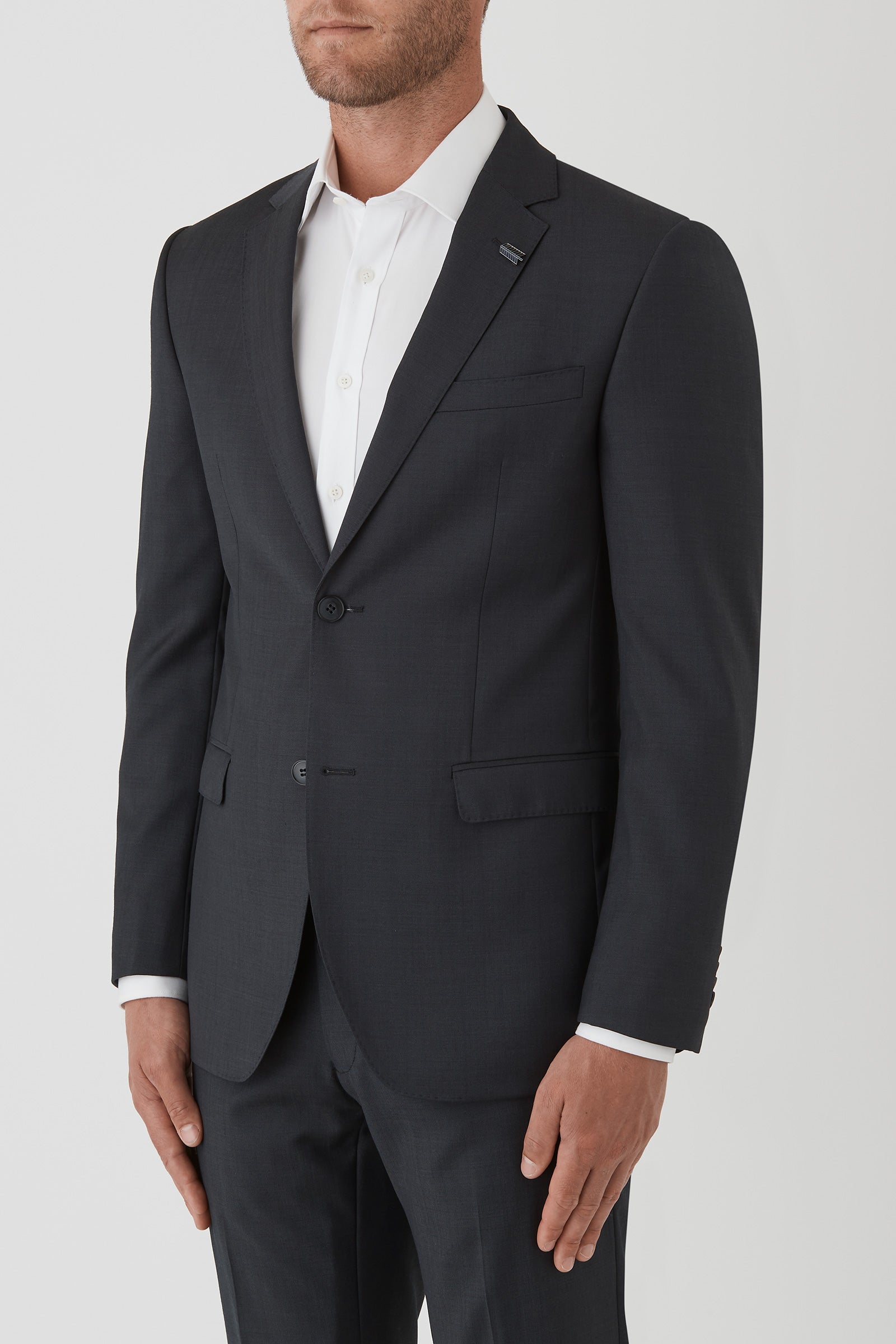 FGI614_BETA-JACKET_PGEI0046C1_CHR_3_lkupw7_1740364869