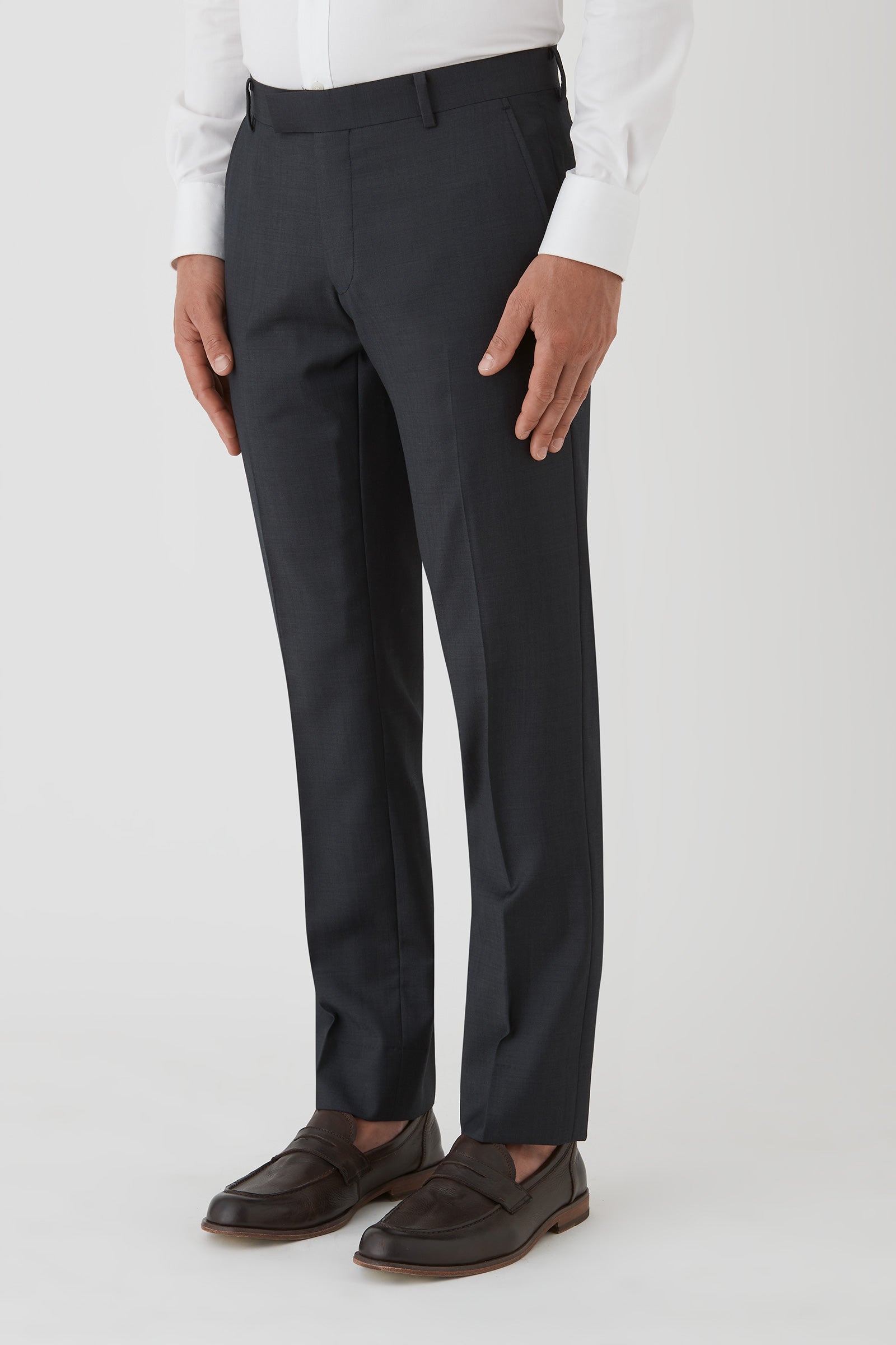FGI614_CAPER-TROUSER_PGEI0046T1_CHR_2_wjlaux_1740365077