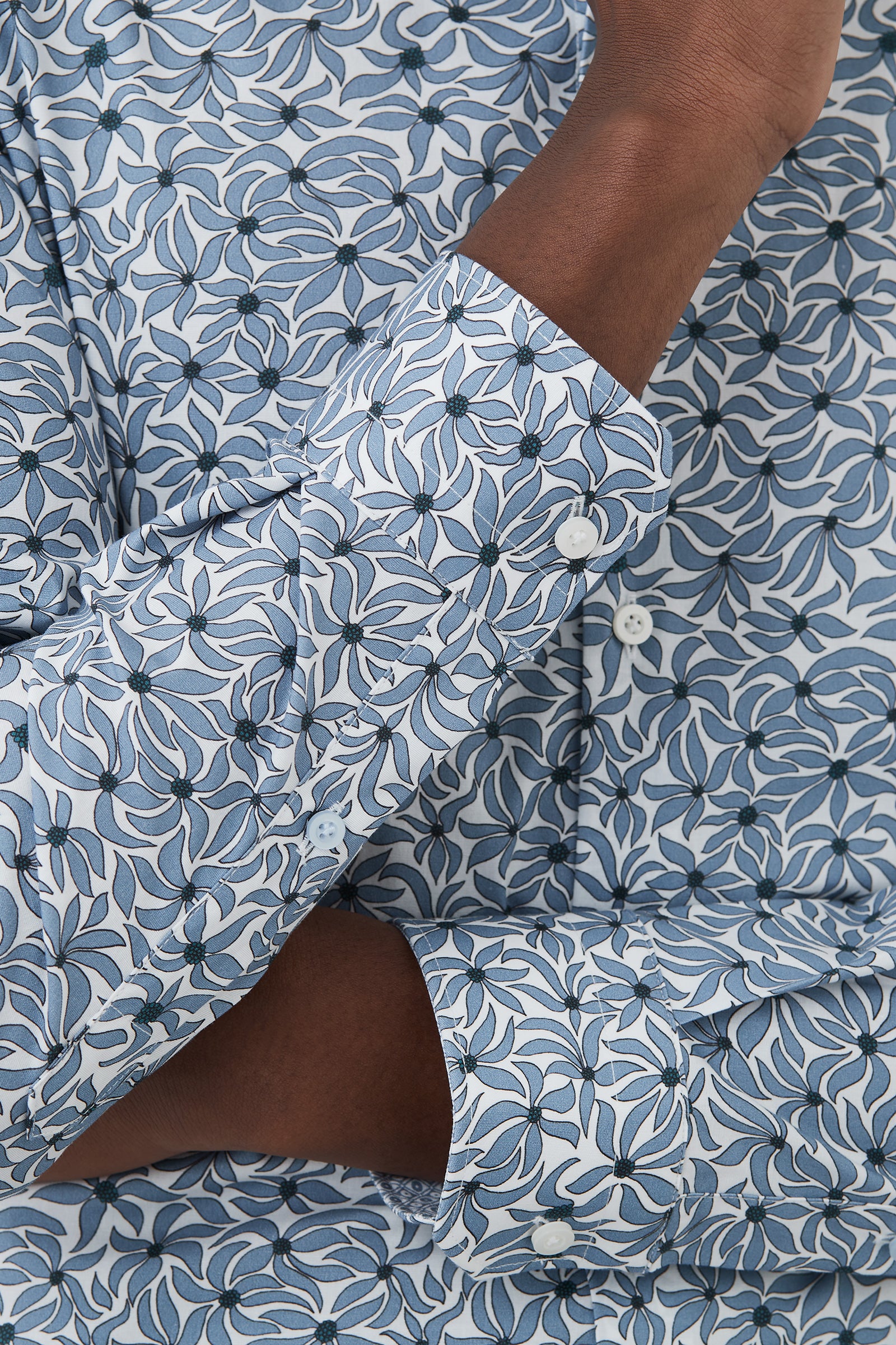 FGU678_MOTION-SHIRT_PGHU000678_SKY_5_gwu0dn_1749172927