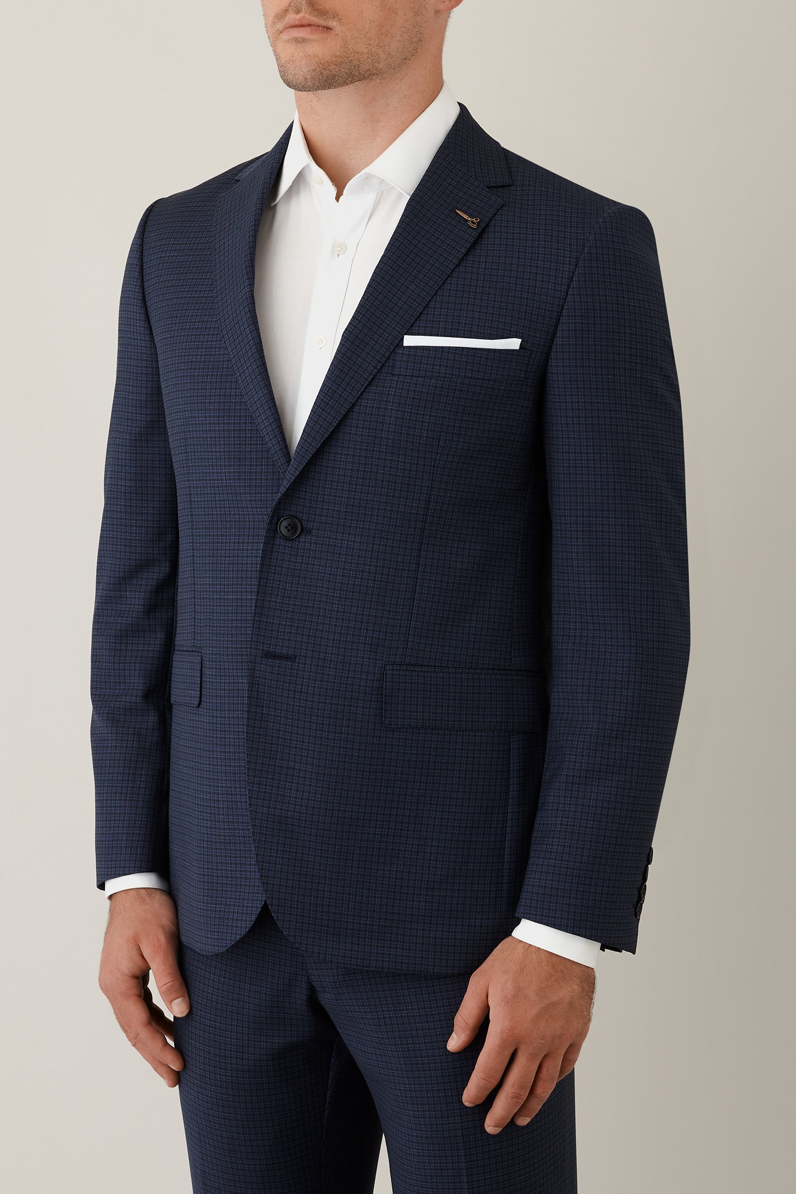 FJQ865_MISSION-JACKET_PJEQ0009C1_NVY_2_srr8r6_1729222998