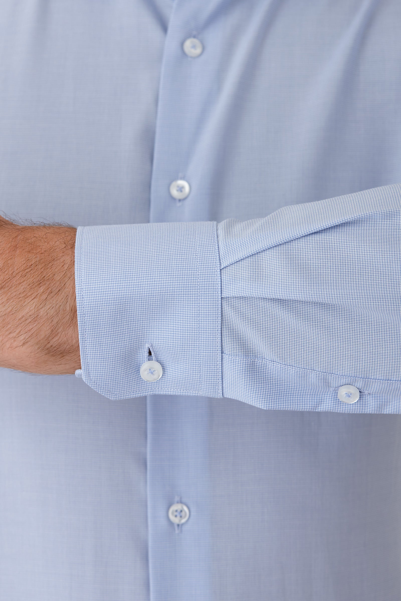 FN1122_MARK-SHIRT_PNHSS00033_SKY_6_axilyn_1753410170