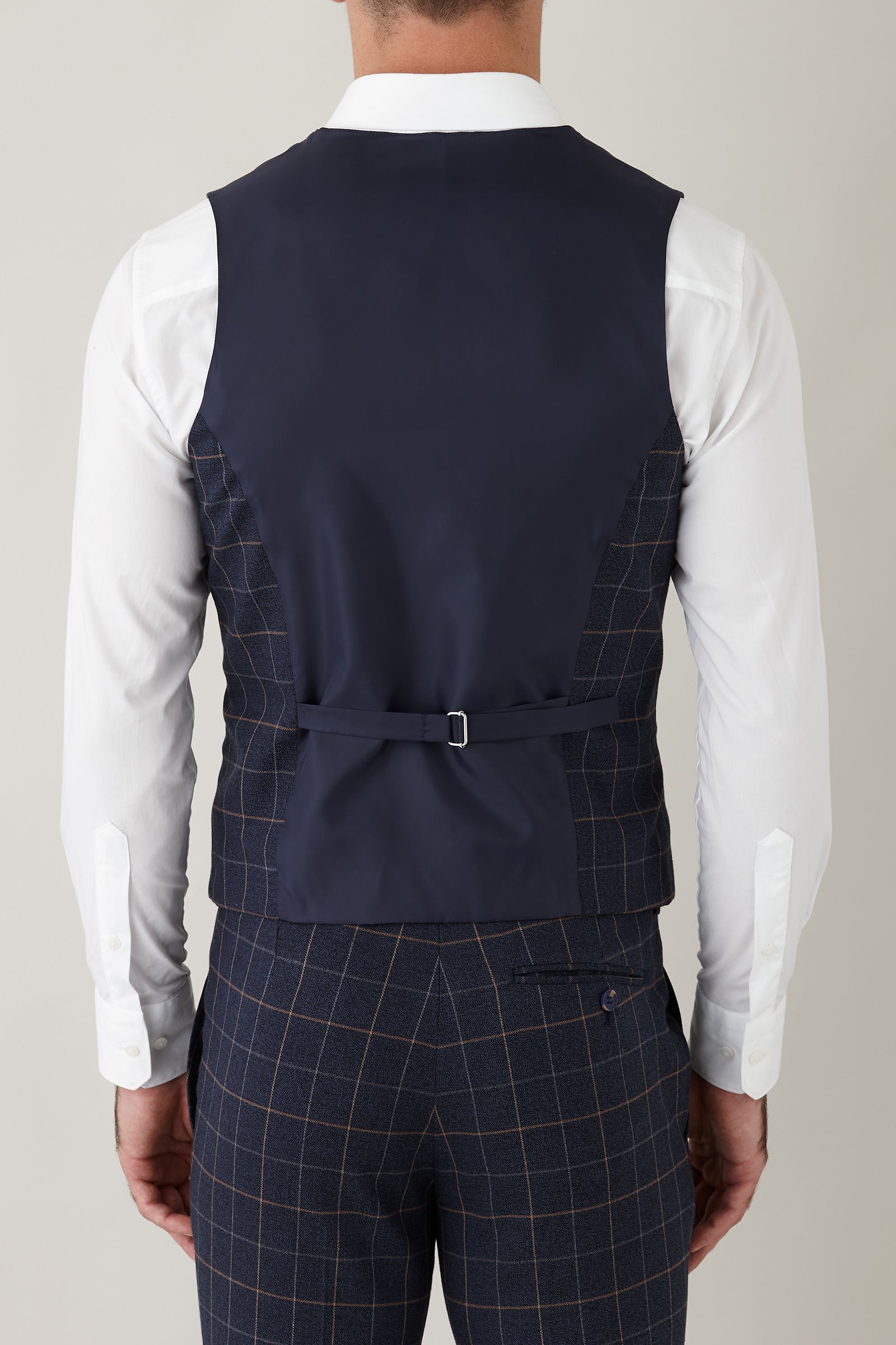 TOM VEST