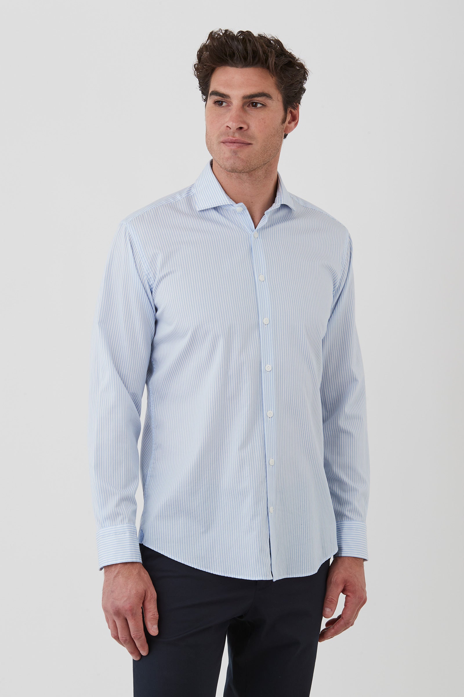 FFU007_WINTON-SHIRT_PFHU000007_SKY_3_y18el5_1747788892