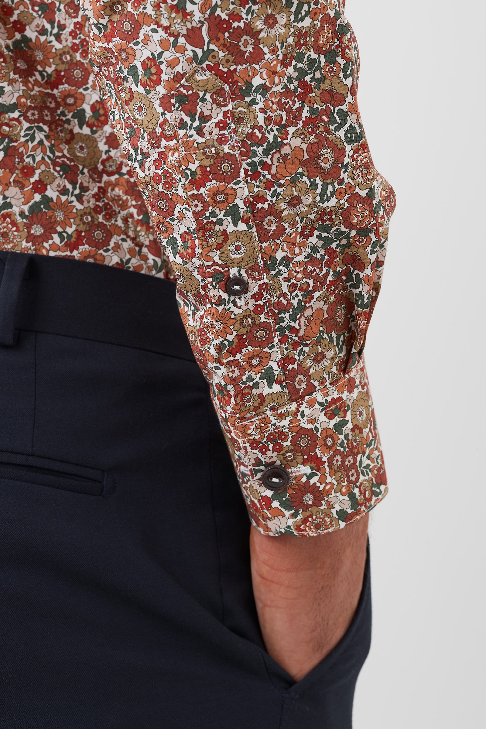FN2504_LONDON-SHIRT_PNHU002504_ORG_5_lmmbcm_1756058209