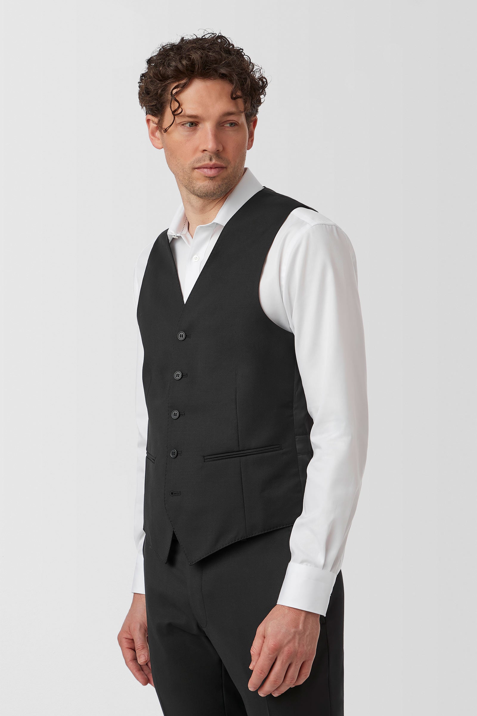 FU8002_KYLE-VEST_PUEU8002V1_BLK_2_dsxrmo_1768096067