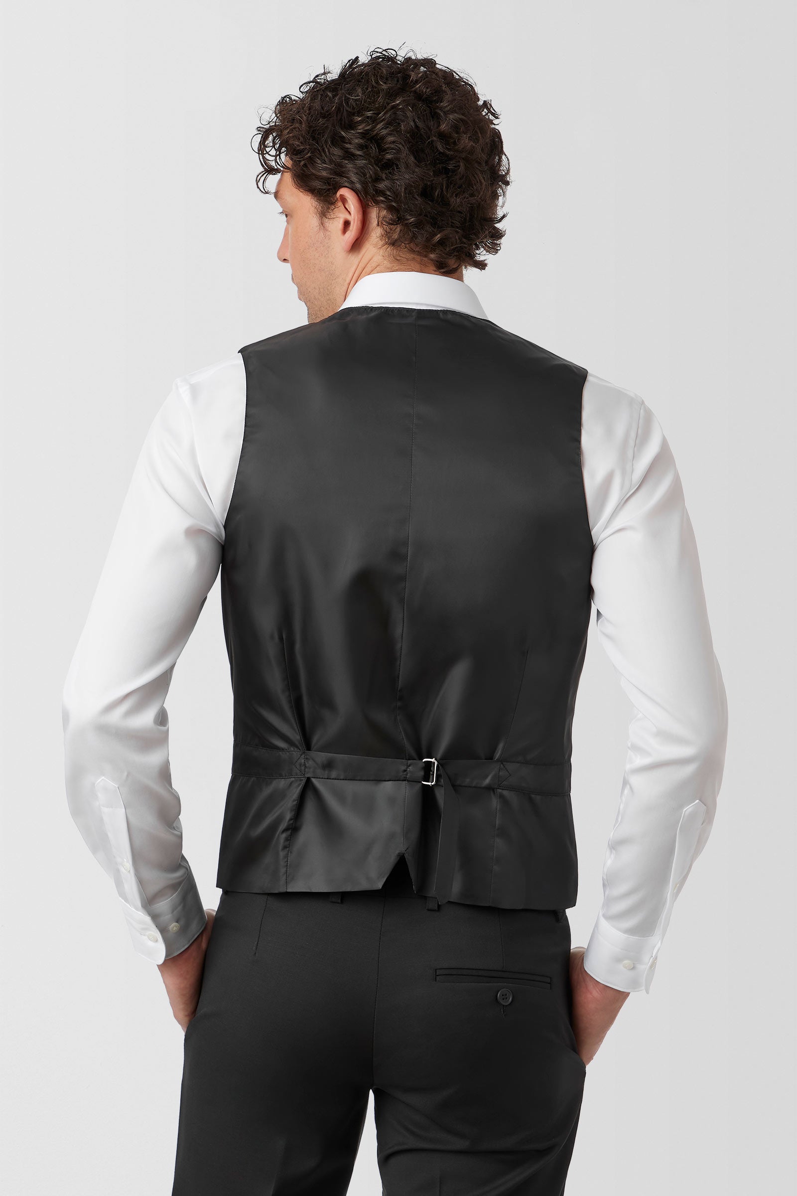 FU8002_KYLE-VEST_PUEU8002V1_BLK_3_jl1tat_1768096068